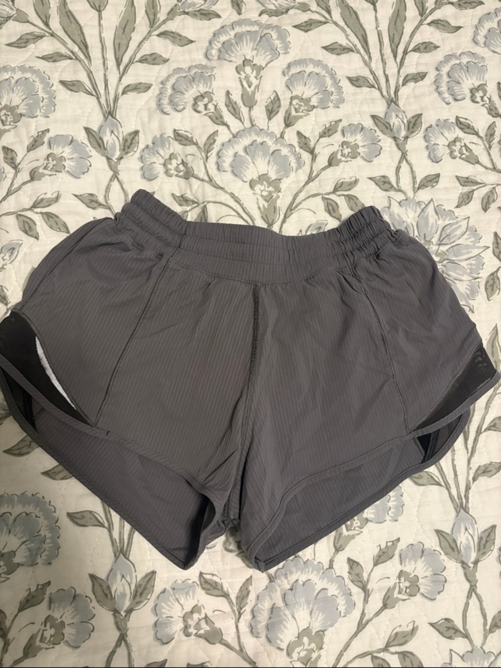 Gray Lululemon Hotty Hots - Lowrise size 2